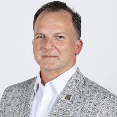 Mizzou Athletics Associate AD for Strategic Communications. Former newspaper scribe. Dmatter@missouri.edu