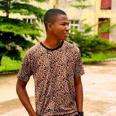 lover of Jesus 🥰
An instrumentalist 🎹 ✨ with a heavenly🕊️ mandate✍️
Maths gùrù🤗
#untilChristisglorified