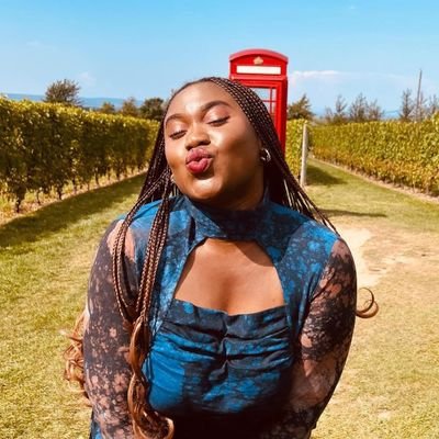 9-5 babe 💼 👩💼⚡️|| Interested in all things investment and creating value 📈 || I love travelling