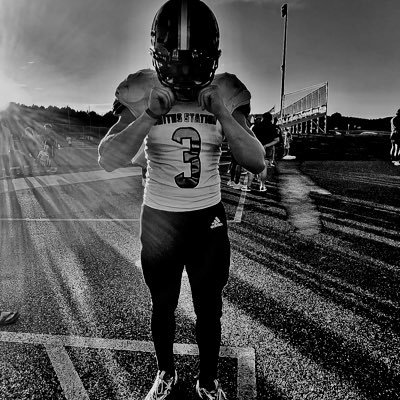 Family, football, lifting. C/O 27 5'10 180 lbs MLB Smiths Station High School. If it doesn't challenge you, it won't change you- Fred Devito