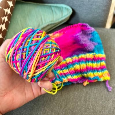 Knitwear designer who loves to knit & travel. Also mildly obsessed w music, sci-fi & live sports. #RPCV https://t.co/9sB4ux63Ei