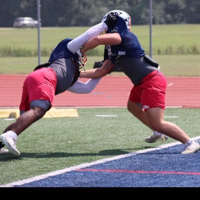 North desoto high school /2025/ 6’1 235 defensive line END