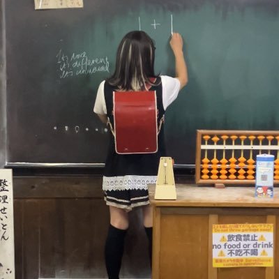 暗黒系大好きで主にJK女装活を楽しんでます❣️田舎の神社でJKするとやばく興奮しちゃいます😊 凄く暑さに弱く天然なSタチ❣️ ドM男さんの調教プレイが理想💓M女装子さんを調教中💓現在、、私自身も受け身に挑戦中です❤️