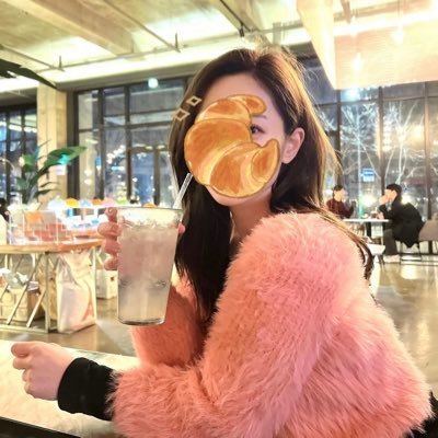 DenoSachiy19613's profile picture. 