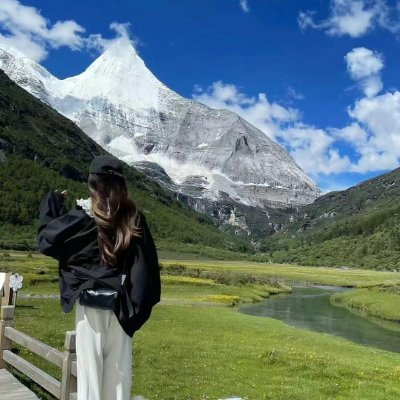 Fitness💪🏻Yoga🧘🏻♀️Travel✈️
Love life and nature
Love cute pets. Growing flowers🌸Piano🎹Music🎶Golf🏌🏻♀️
Don’t be bound 💖Be always free and happy⭐