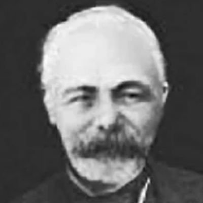 Maoistbicyclc's profile picture. Paul Mason shit himself