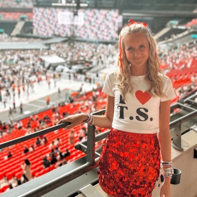 absstickland's profile picture. Behaviour lead 🍎 full time Swiftie ✨