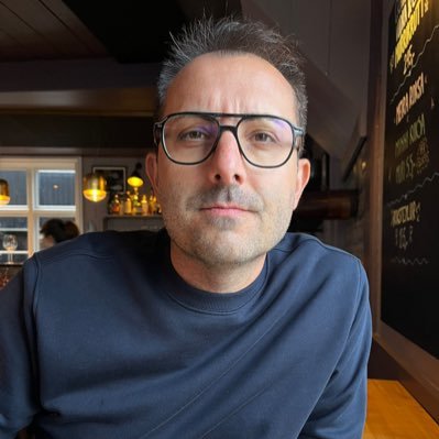 Faccio impresa nel mondo dell’editoria e della comunicazione. Ma qui mi piace parlare soprattutto di Juve ⚪️⚫️