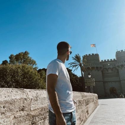 AManelm's profile picture. 