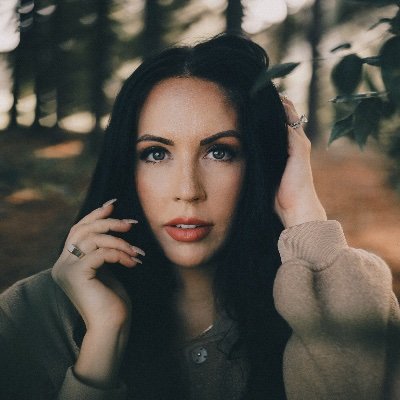 Jesus Follower + Music Maker + Mental Health Advocate + #7 out of 10 + Making Homeschoolers Cool Since The 90’s + https://t.co/se4o8frjsd