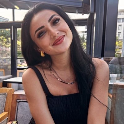 b_g_amze's profile picture. •• 𝘛𝘪𝘮𝘦 𝘩𝘢𝘴 𝘯𝘰 𝘩𝘦𝘢𝘳𝘵 .