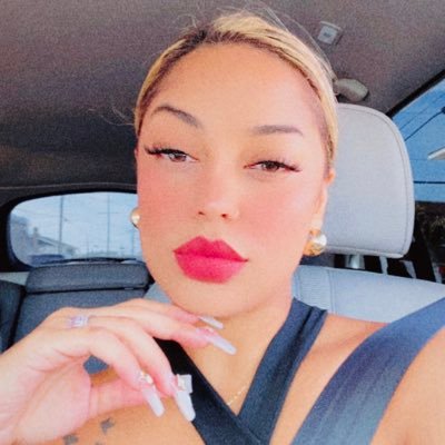 belenruidiaz's profile picture. IG: theofficialstephany