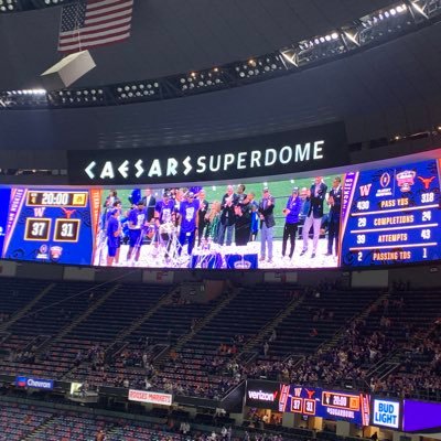 theechrisscott's profile picture. Die Hard Fan of the Huskies, country music, great beer. Father of boys.