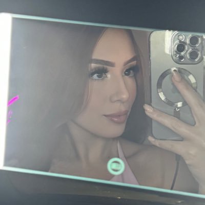 Jennnyye_'s profile picture. labor & delivery nurse 🤍