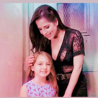 RamacieriElla's profile picture. Ella speaks mom types ⌨️