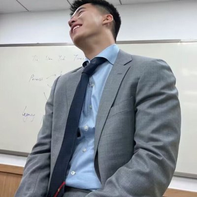 商务英语老师 /屌大脚大/人前为师/人后为父。擅长的运动有瞄准射击和持久打桩,欢迎来上我的私教课,干柴烈火。
#提示原账号被盗,欢迎老粉回家,请先信息确认是本人#