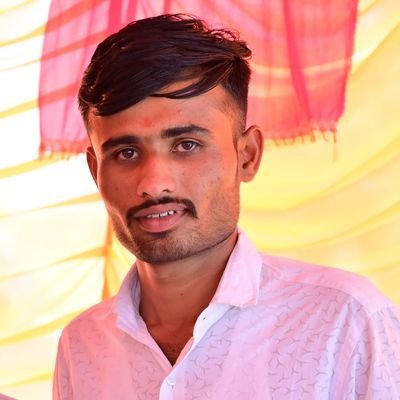 वक्त से लड़कर जो नसीब बदल दे,
इंसान वही जो अपनी तकदीर बदल दे,
कल क्या होगा कभी मत सोचो,
क्या पता कल वक्त खुद अपनी तस्वीर बदल ले।