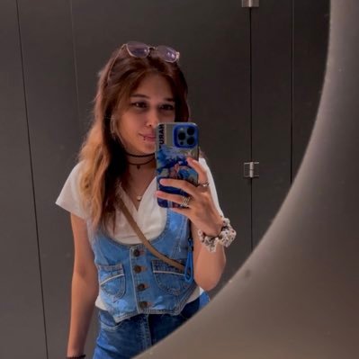 deathiscalling_'s profile picture. death… awaits…