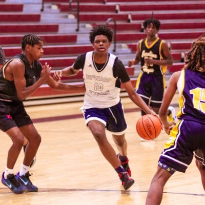 C/O 2027 | F/G | 6’3 | 167 | E-mail: quincy10williams@gmail.com