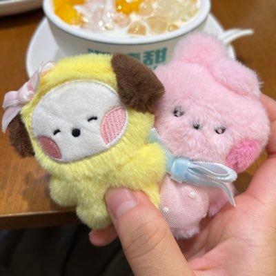 Mainly focus on Ateez and BTS for now /🇭🇰based / English,Cantonese, Mandarin/ All I do is rt.insta trading acct @/strawberryoreokookie / free 🇵🇸