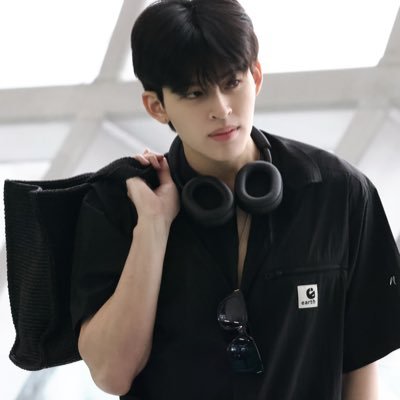 naravitlert's profile picture. 