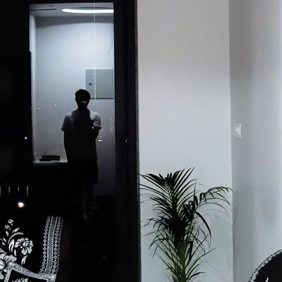 tanaycj1103's profile picture. इंसान