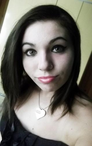 grandeponei's profile picture. Caroline, 1996 , sagitário, fofa , grande rs, follow :B  Eu amo muito minha carol @inalantes aqui s2