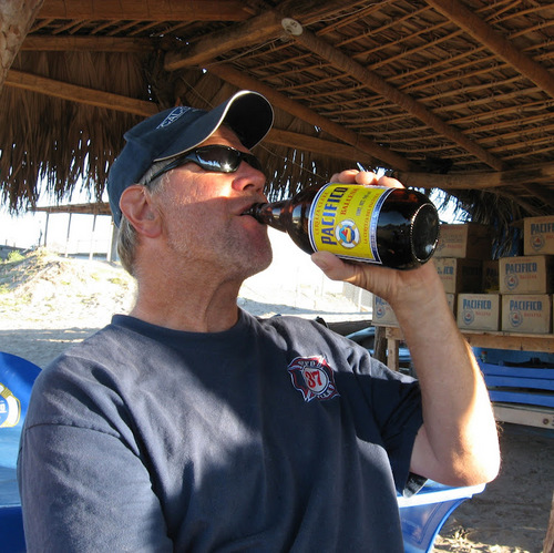 Cervizini's profile picture. Did I say I like Pacifico?? As well I like #BajaSur #TodosSantos and the Pacific ;-)