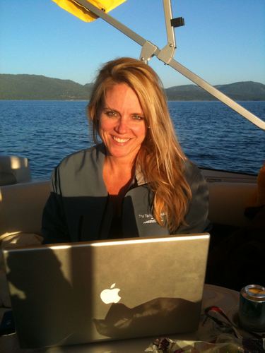 _debbielopker's profile picture. NorCal Tech Exec / All Things CX
