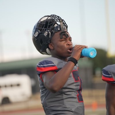 ”5’11” DE OLB | “185” | CO 2027 fatevans1@gmail.com Justin F Kimball🎓