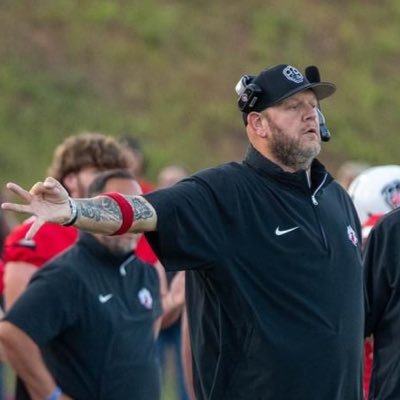 Husband, Father, Teacher and Coach. There’s not a better job in the world than being an offensive line coach. That might be biased but it’s not wrong #BigFellas