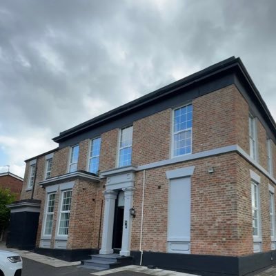Newly renovated , short term let apartments close to Liverpool City Centre