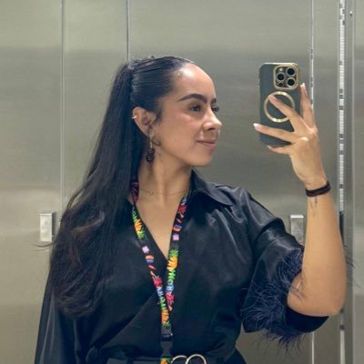 dulcevgmorales's profile picture. Holi, me bloquearon mi cuenta y no recuerdo que iba aquí.