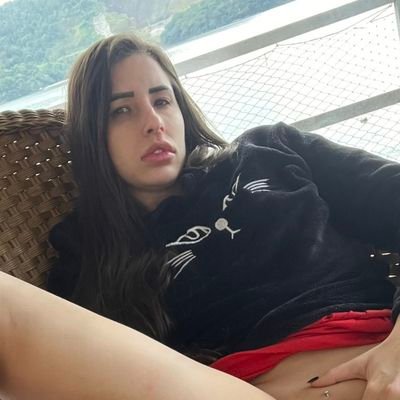 Nova aqui 🖐
Carioca, tenho 19 anos
Adoro umas aventuras 😋🍓