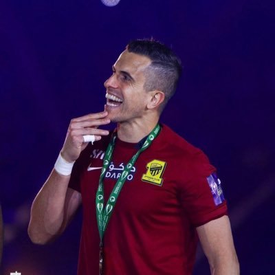 طبيب أسنان 🦷 ، كاتب ومحرر صحفي ، رب أكفني شر خلقك