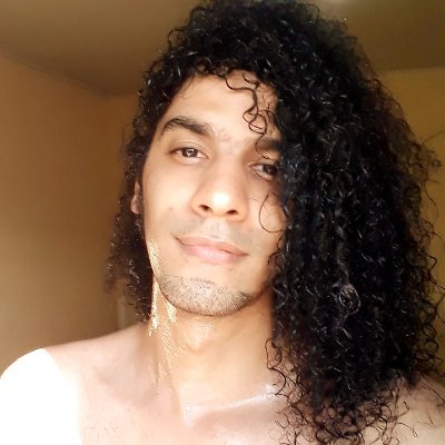 Doutor em ciências ocultas, filosofia dramática, biologia dogmática, pedagogia charlatânica e astrologia eletrônica