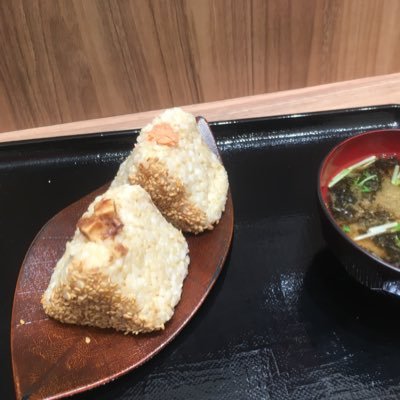 クールなハゲと美女を愛す一介のパート主婦。2児あり(9歳ADHDと6歳T21)。母には向いていない属。ぼちぼち呟いていきます。