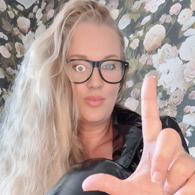 MissVeena's profile picture. I command obedient slaves who finance my luxurious lifestyle and serve unconditionally. Financial domination, humiliation, and strict control.
🇱🇺 🇩🇪 🇺🇲