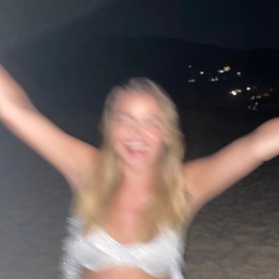 mclara_munix's profile picture.