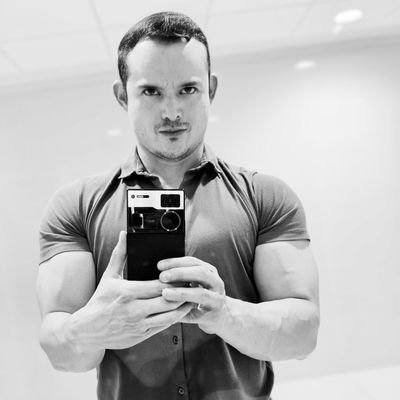 Ruelation's profile picture. So close to you right now !