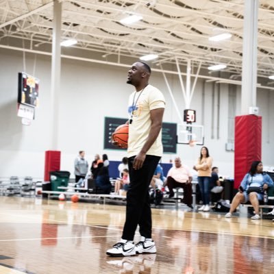 Owner HoopLife Training •Aspiring College Coach/Recruiter •USA Gold Licensed •State Certified Coach •IG flex_35