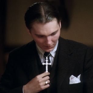 bugfoos's profile picture. here to boost morale