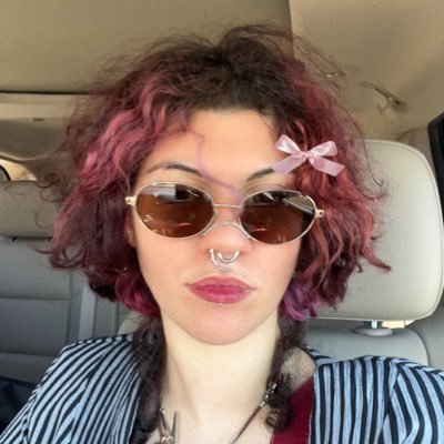 funeralparkinng's profile picture. look ma! no head!