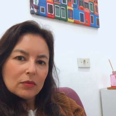 Pessoas são como música, esperando que alguém as escute. Psicóloga clínica, feminista e anti-racista.