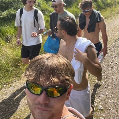 robinwalshhh's profile picture. 