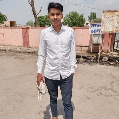 समय का खेल है जनाब।
जिसका आ गया वो छा गया।