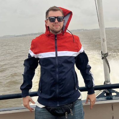 Vengo de un pueblo en el que la gente se junta a hacer omelettes grandes, ahora en CABA. Además, hincha y socio de @cariverplate y de @argentina.