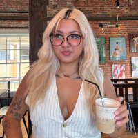 Cris Ochoa | Beauty Content Creator♡ (@drxpfears) 's Twitter Profile