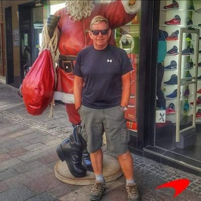Former Highwayman .Keen Hillwalker and landscape photographer Ex Search and Rescue team Listen now and again F1, MUFC Wrexham AFC 🏴