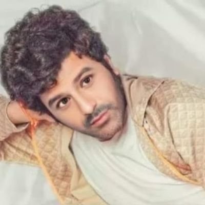 Chaeitanya's profile picture. Bibliophile||देशभक्त|| वंचित वर्गों के हितों के लिए मुखर||हिंदी साहित्य का विद्यार्थी।।